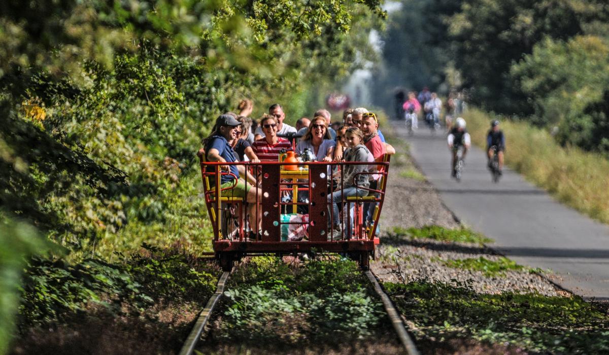 Eine Draisine fährt nach Kranenburg (Foto: Markus van Offern/Gemeinde Kranenburg) Eine Draisine fährt nach Kranenburg (Foto: Markus van Offern/Gemeinde Kranenburg)