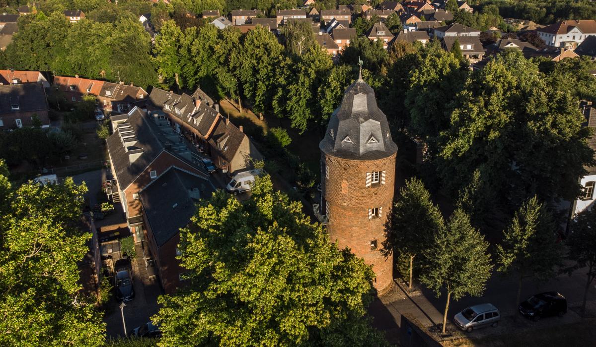 Der Kranenburger Mühlenturm von oben (Foto: Markus van Offern/Gemeinde Kranenburg) Der Kranenburger Mühlenturm von oben (Foto: Markus van Offern/Gemeinde Kranenburg)