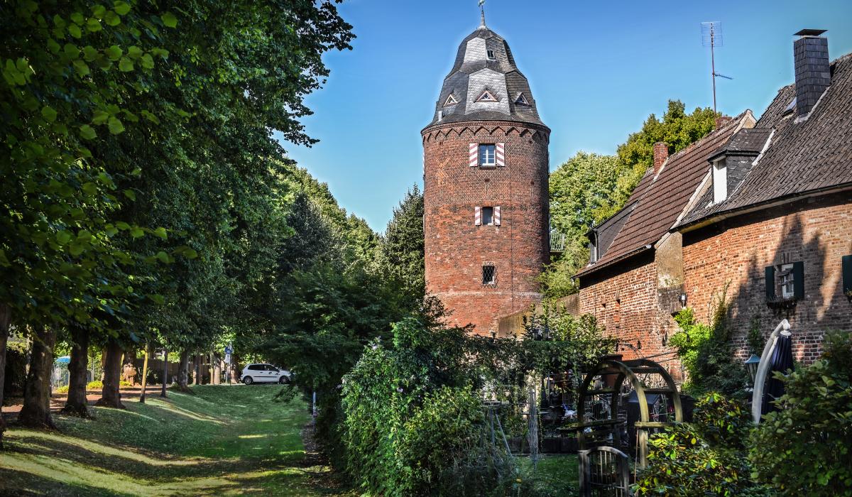 Der Kranenburger Mühlenturm im historischen Ortskern (Foto: Markus von Offern/Gemeinde Kranenburg)