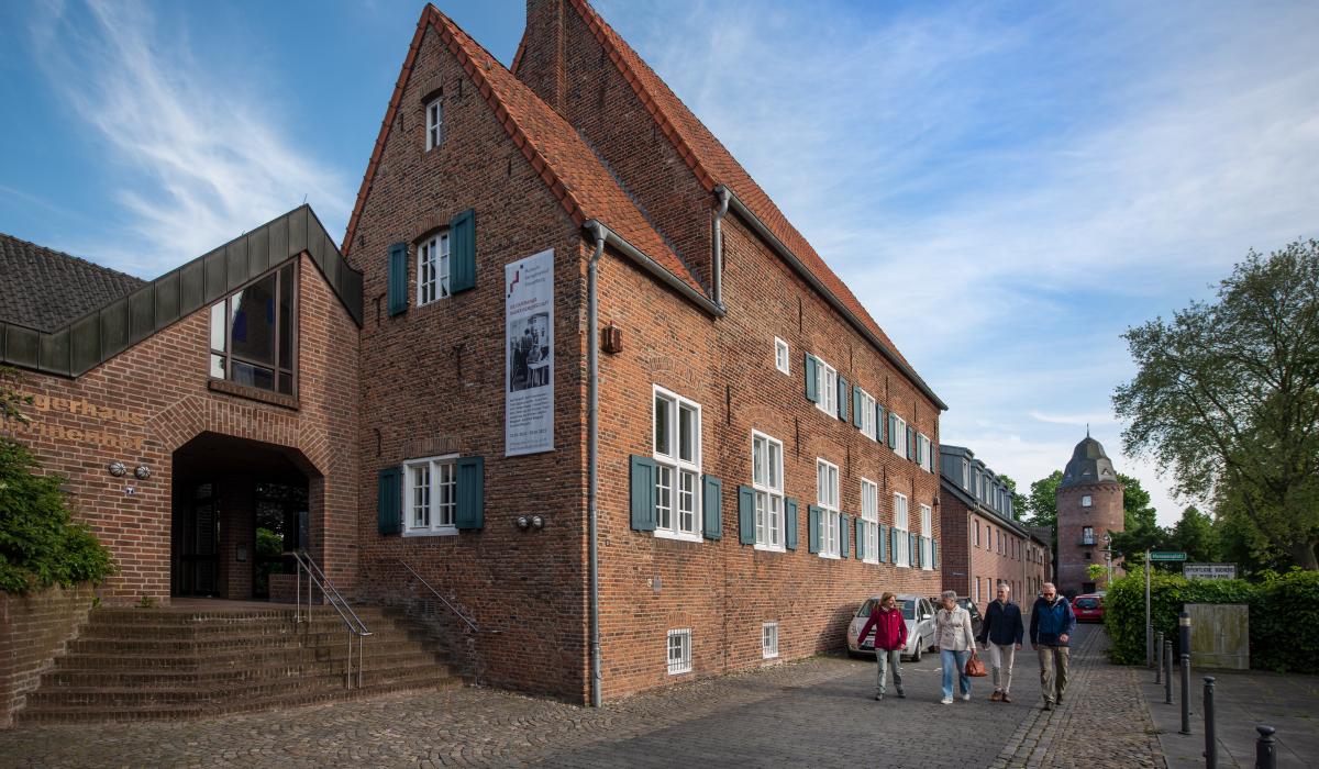 Gebäudeansicht: Museum Katharinenhof im historischen Ortskern Kranenburg (Foto: Markus van Offern/Gemeinde Kranenburg) Gebäudeansicht: Museum Katharinenhof im historischen Ortskern Kranenburg (Foto: Markus van Offern/Gemeinde Kranenburg)