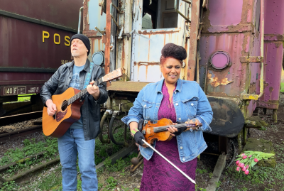  Foto der Musiker Dede Priest und Johnny Clark (Foto: de Brauerij)